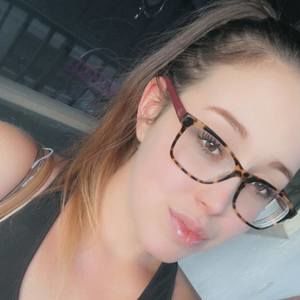 Meet your Posher, Deonna